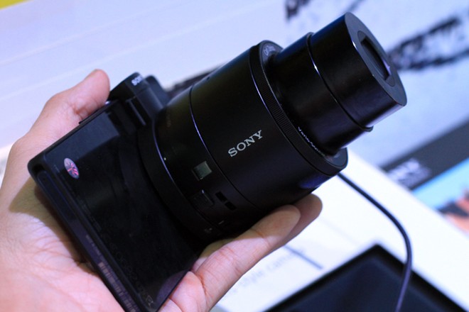 Sony QX 100